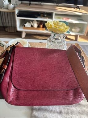 Fossil Peebles Pebbled Leather Crossbody in Burgundy with Brown Strap
